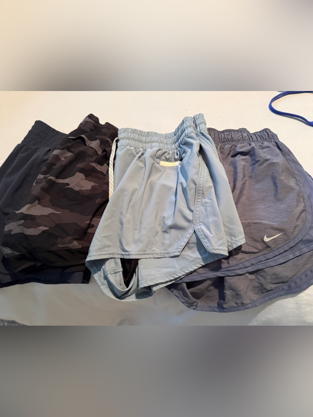 18 items from Lululemon, Vuori, Athleta! - Picture 6 of 6